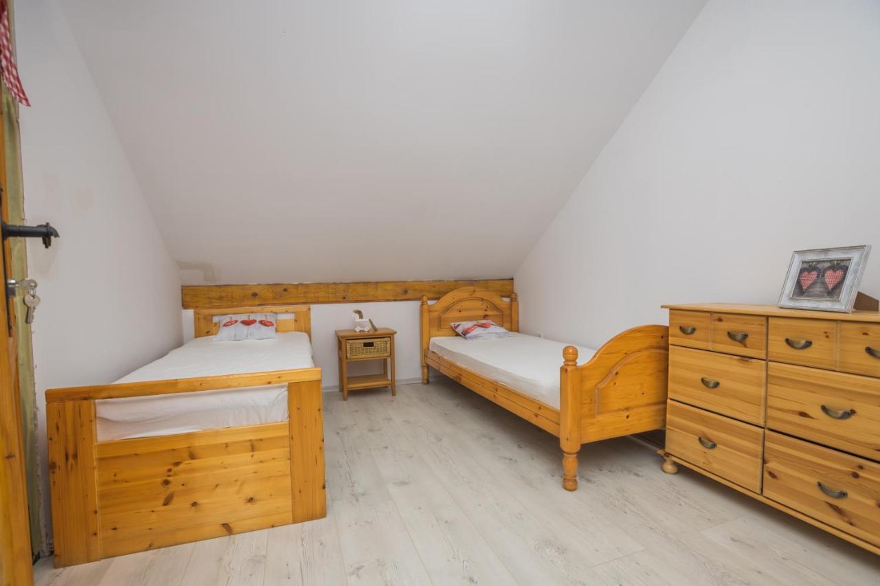 Kuca Za Odmor "Dva Srca" Hotel Ceminac Kültér fotó
